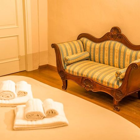 Il Gallo - Charming Apartment In Lucca Heart Лукка Экстерьер фото
