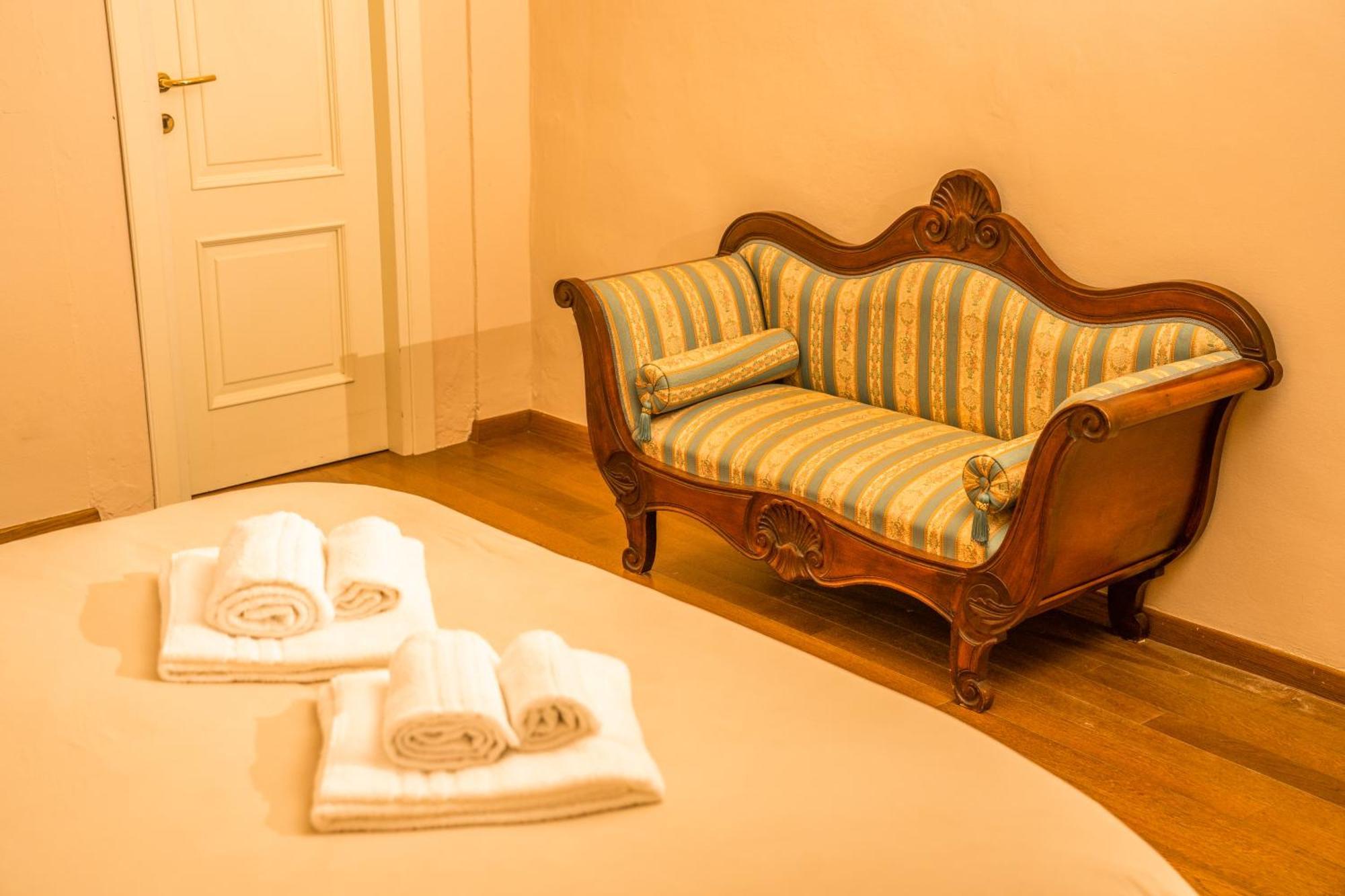 Il Gallo - Charming Apartment In Lucca Heart Лукка Экстерьер фото