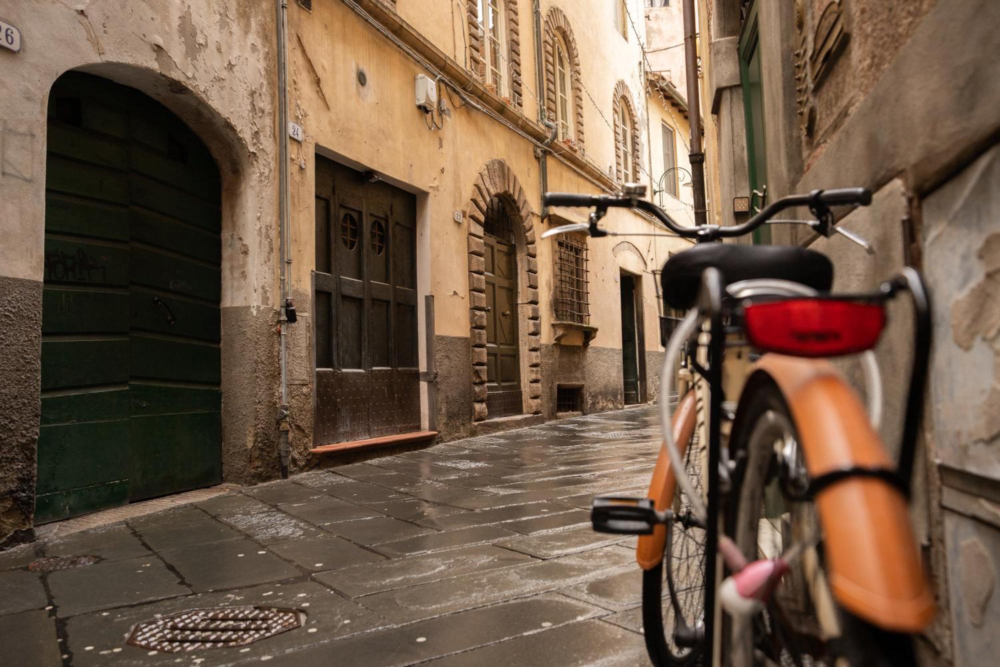 Il Gallo - Charming Apartment In Lucca Heart Лукка Экстерьер фото