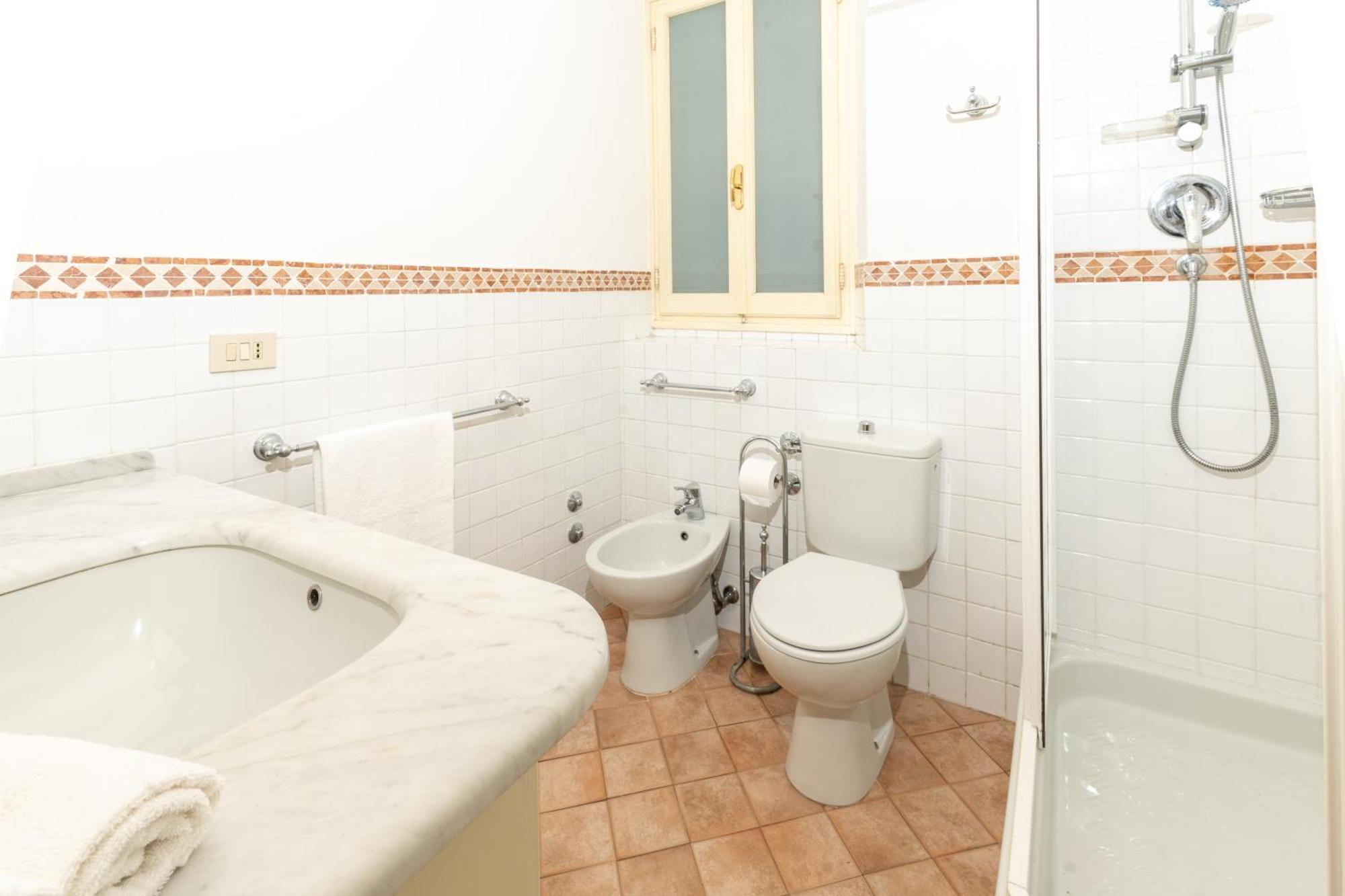 Il Gallo - Charming Apartment In Lucca Heart Лукка Экстерьер фото